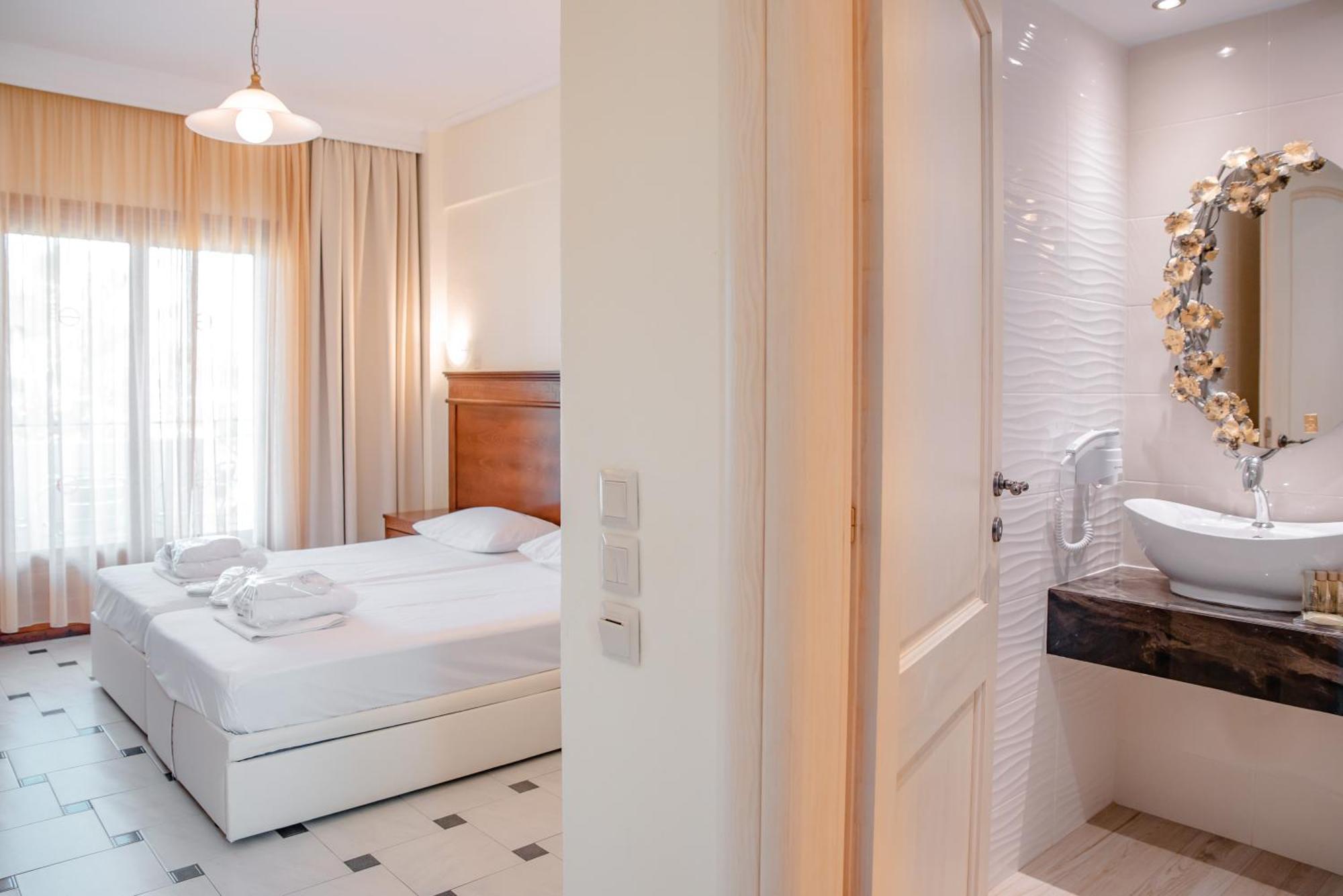 Tresor Sousouras Hotel Hanioti Phòng bức ảnh